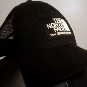 The North Face Mesh Trucker Hat snapback Black White Patch